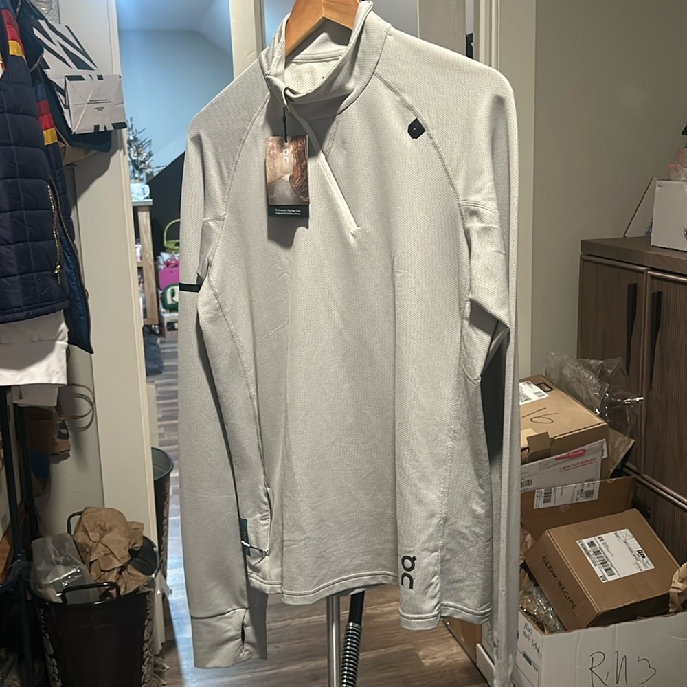 On Running Light Gray Zip-Up Jacket